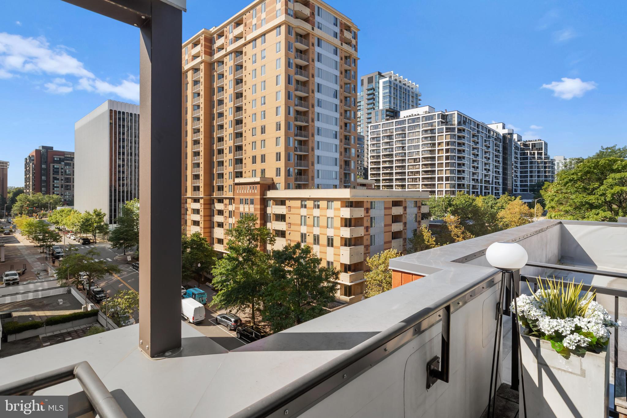 KEY AND NASH - Residential