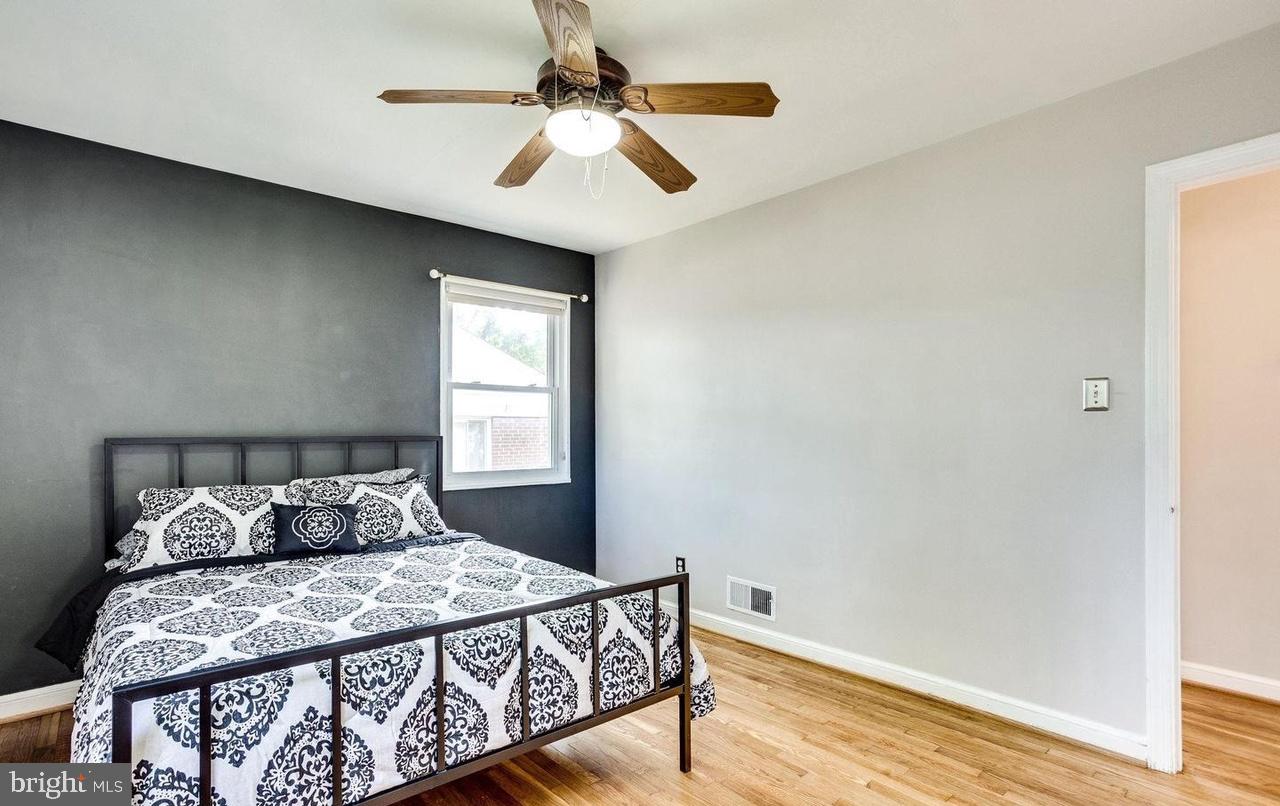 UNIVERSITY PARK - Residential Lease