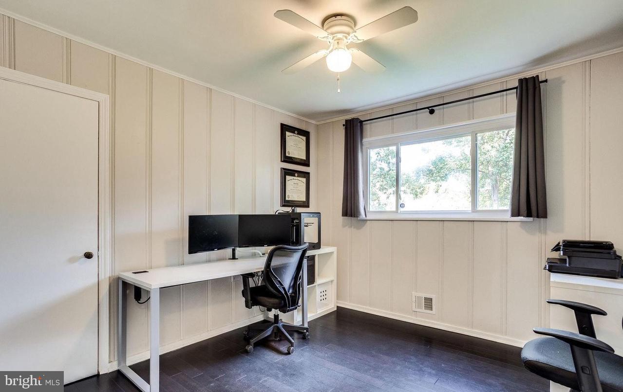 UNIVERSITY PARK - Residential Lease