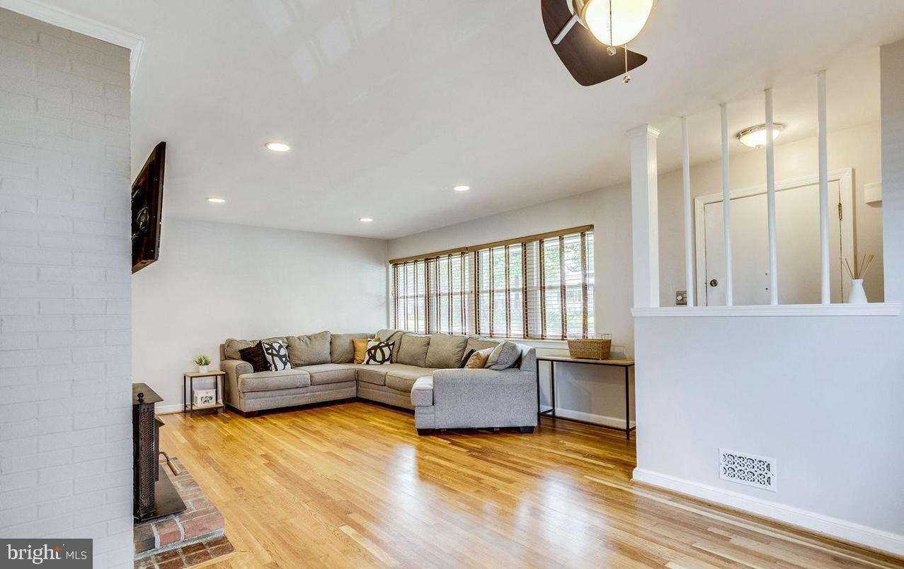 UNIVERSITY PARK - Residential Lease