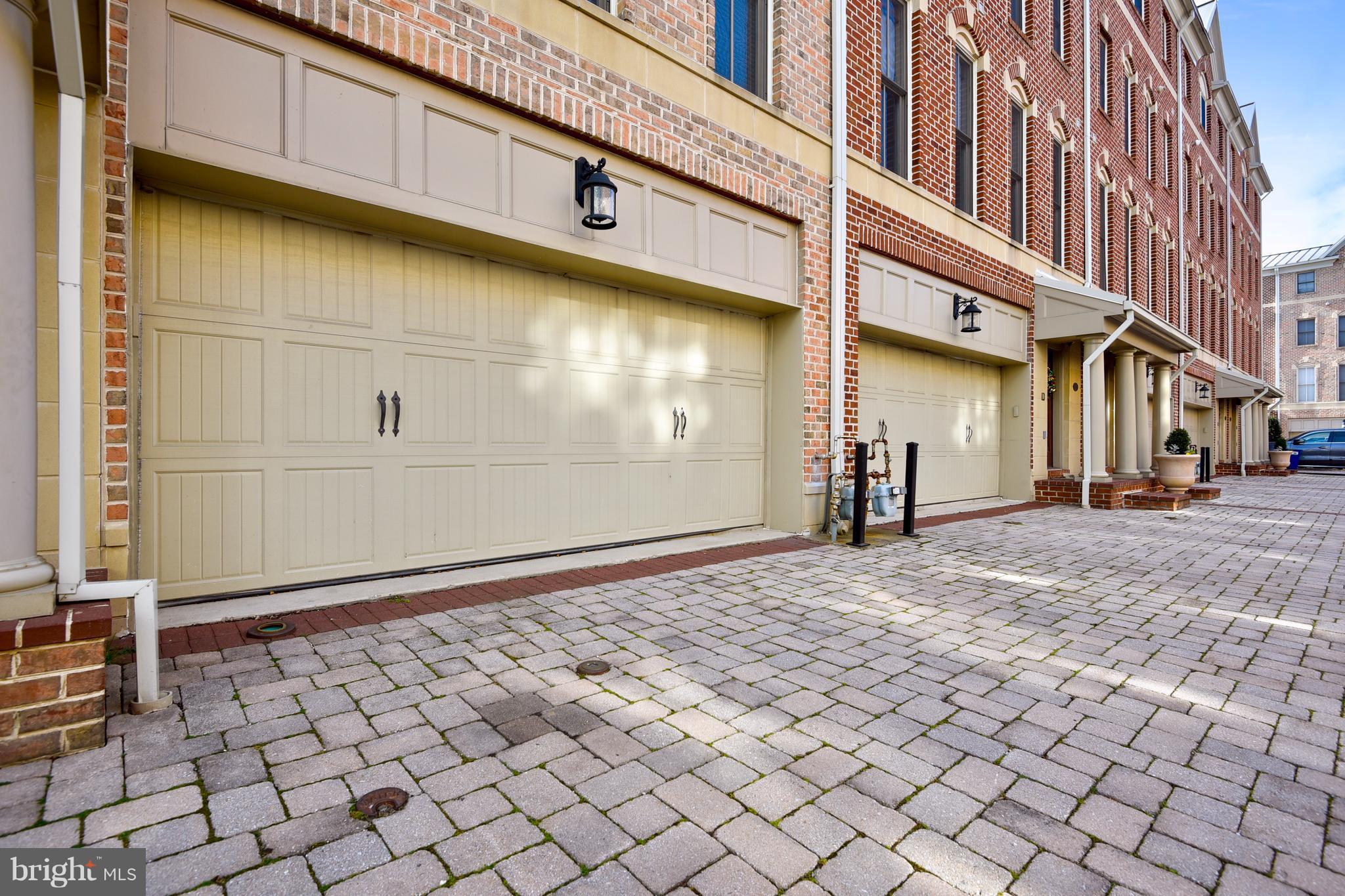 THE MOORINGS AT LIGHTHOUSE POINT - Residential