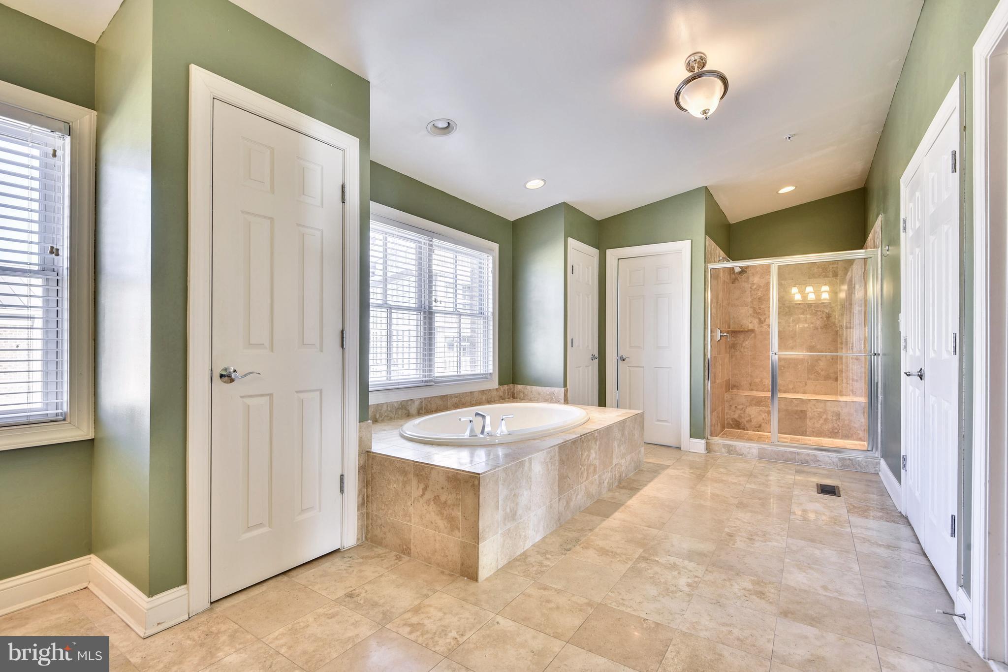 THE MOORINGS AT LIGHTHOUSE POINT - Residential