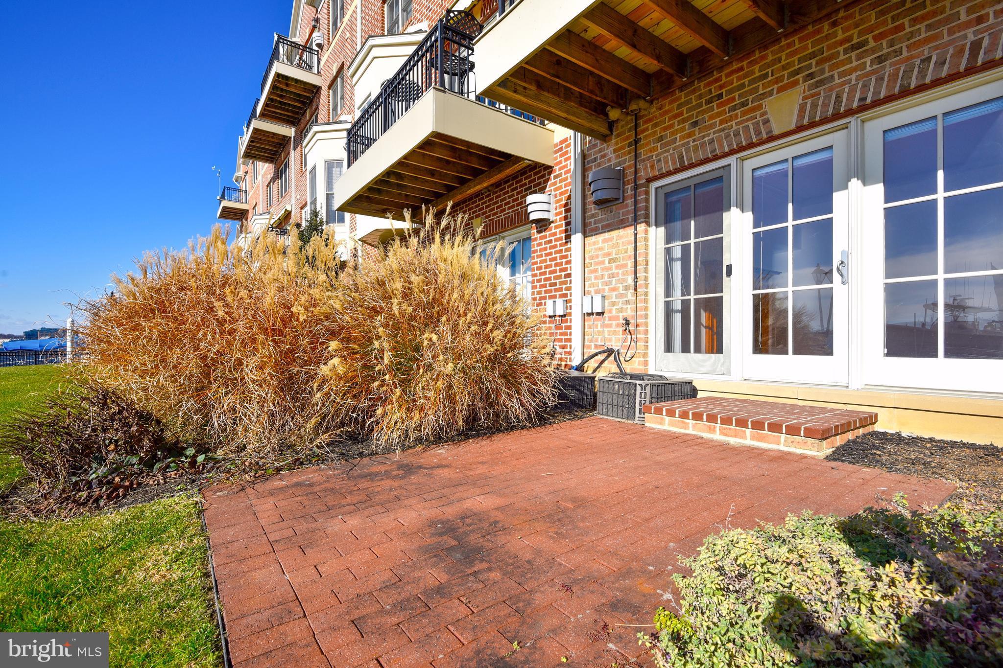 THE MOORINGS AT LIGHTHOUSE POINT - Residential