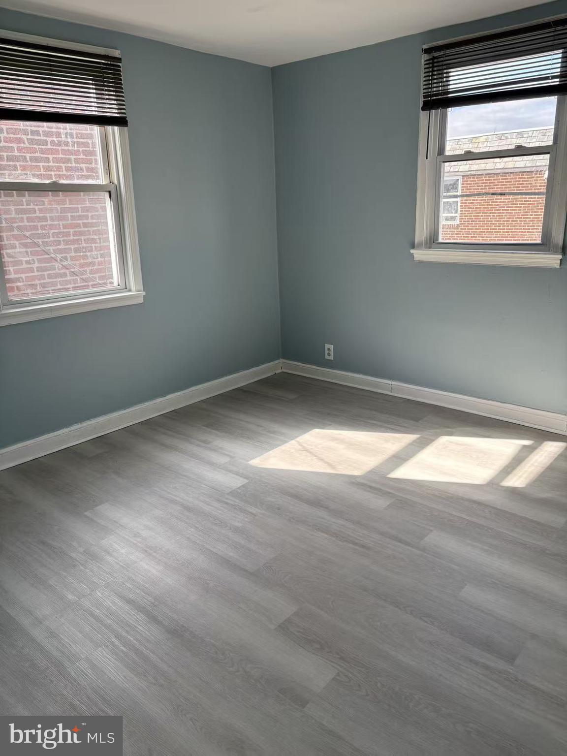 LAWNCREST - Residential