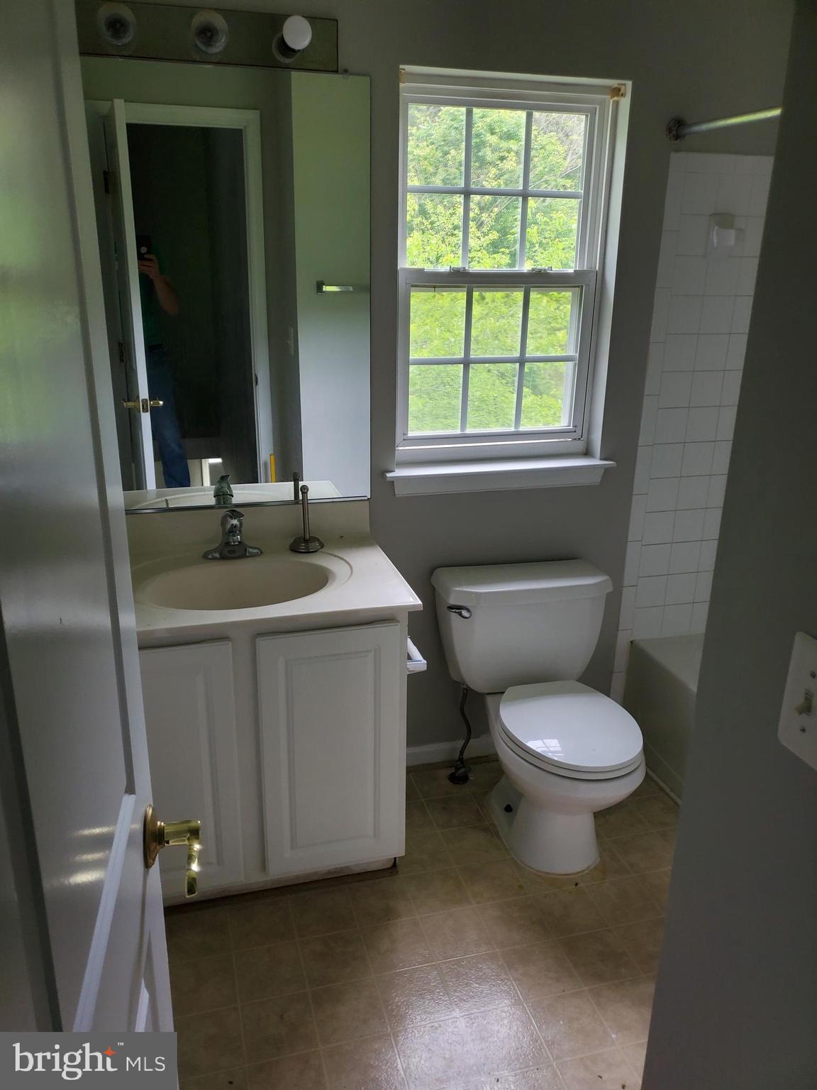 WAYSIDE VILLAGE - Residential Lease