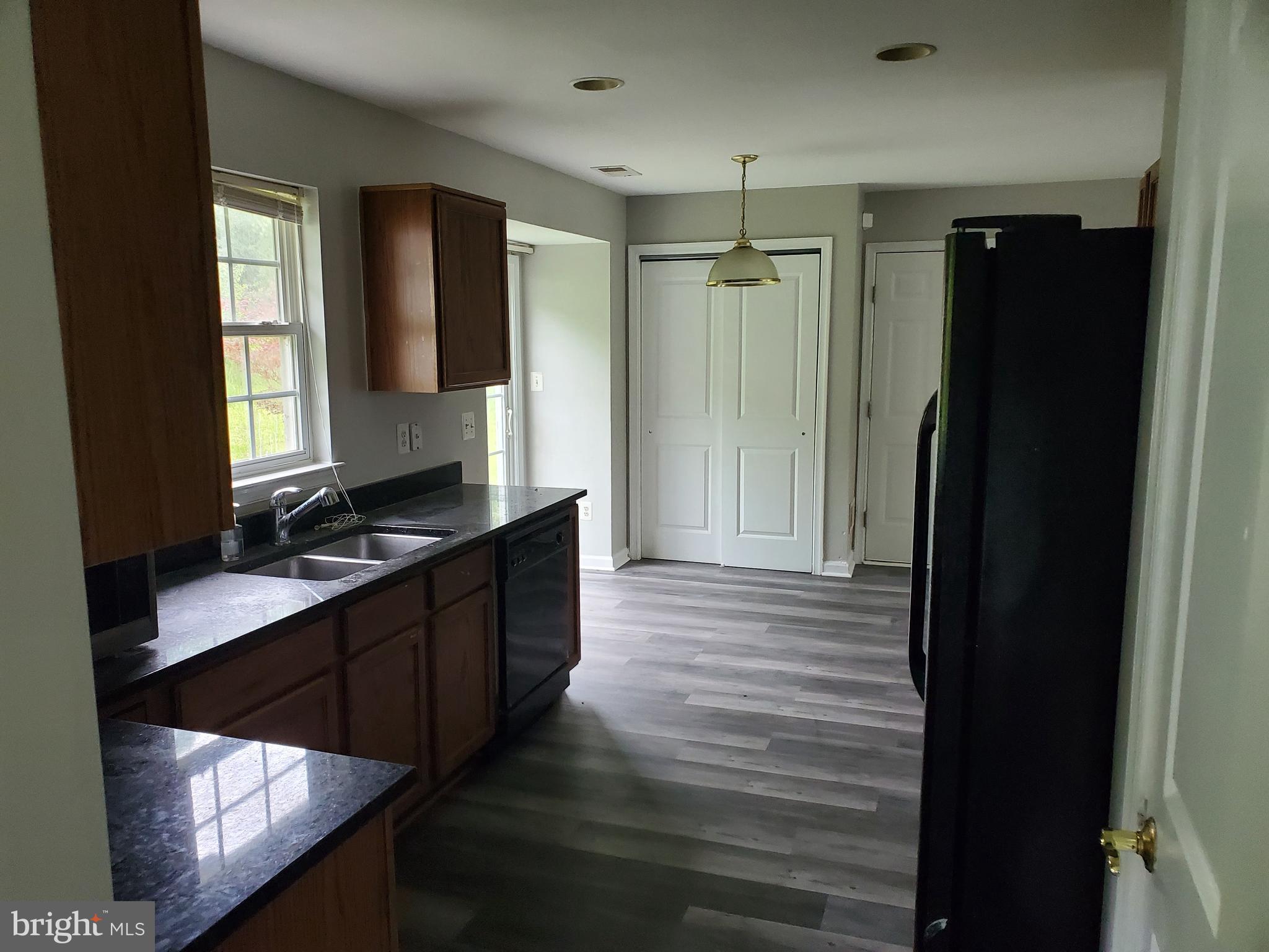 WAYSIDE VILLAGE - Residential Lease