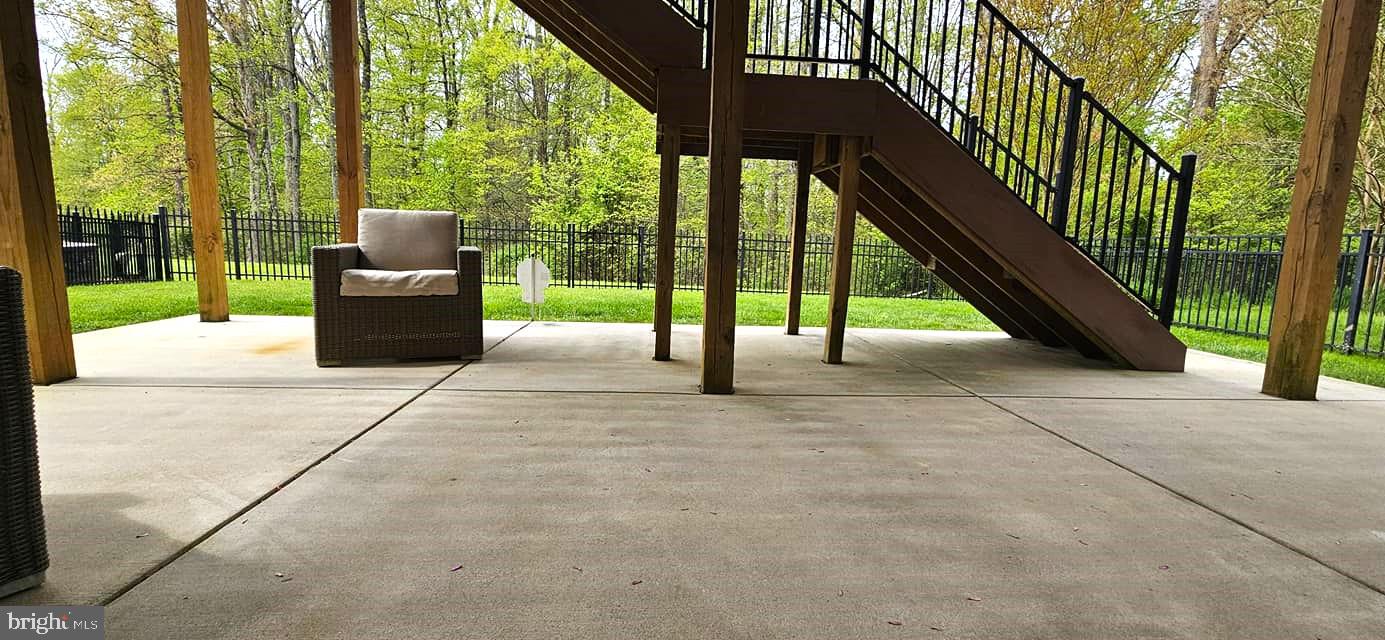 FALLSTON CROSSING - Residential