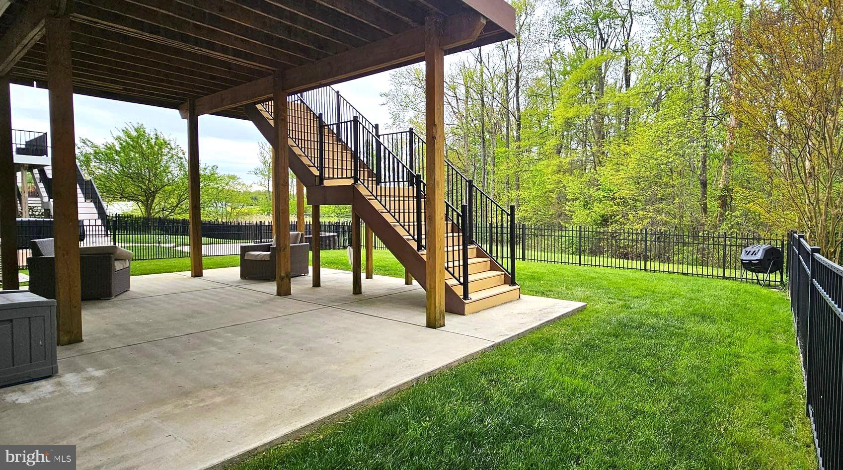 FALLSTON CROSSING - Residential