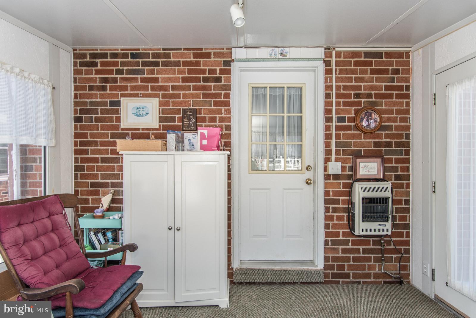 FOX CHASE - Residential