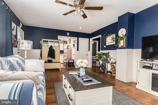 FOX CHASE - Residential