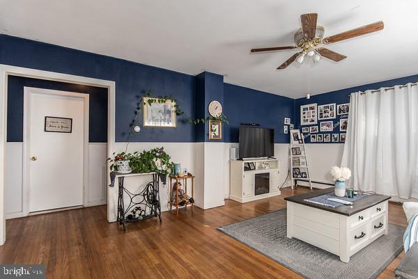 FOX CHASE - Residential