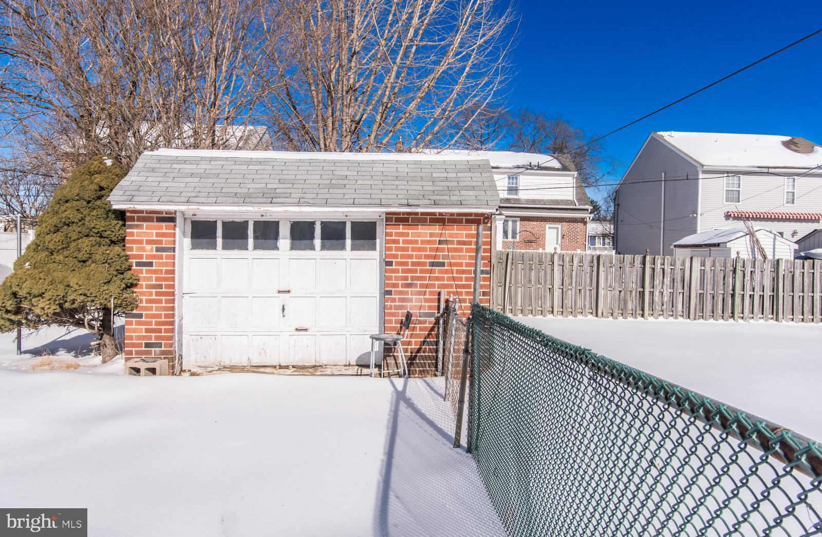 FOX CHASE - Residential