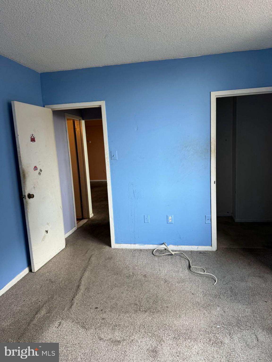 SKYLINE PLAZA - Residential