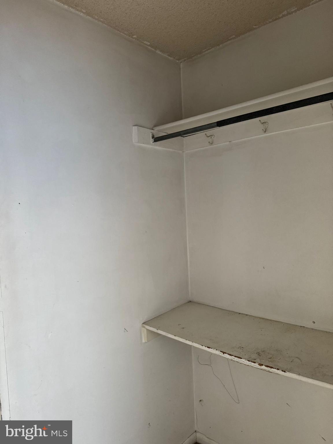 SKYLINE PLAZA - Residential