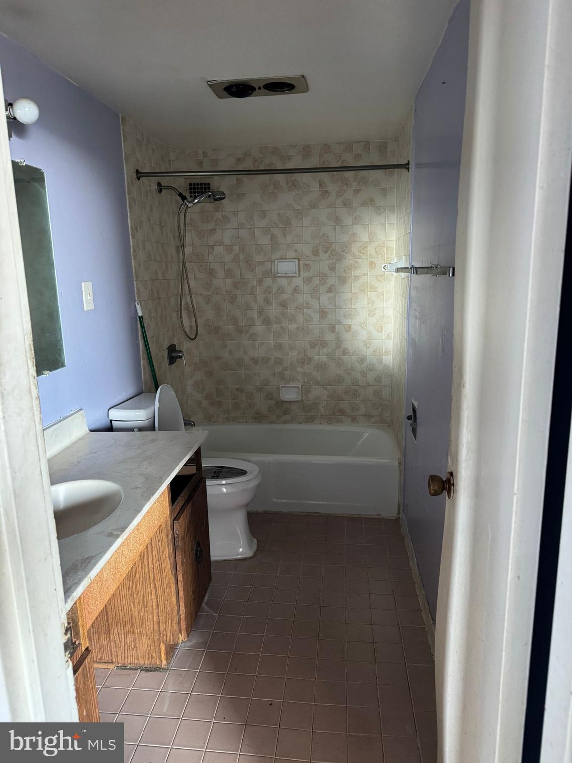 SKYLINE PLAZA - Residential