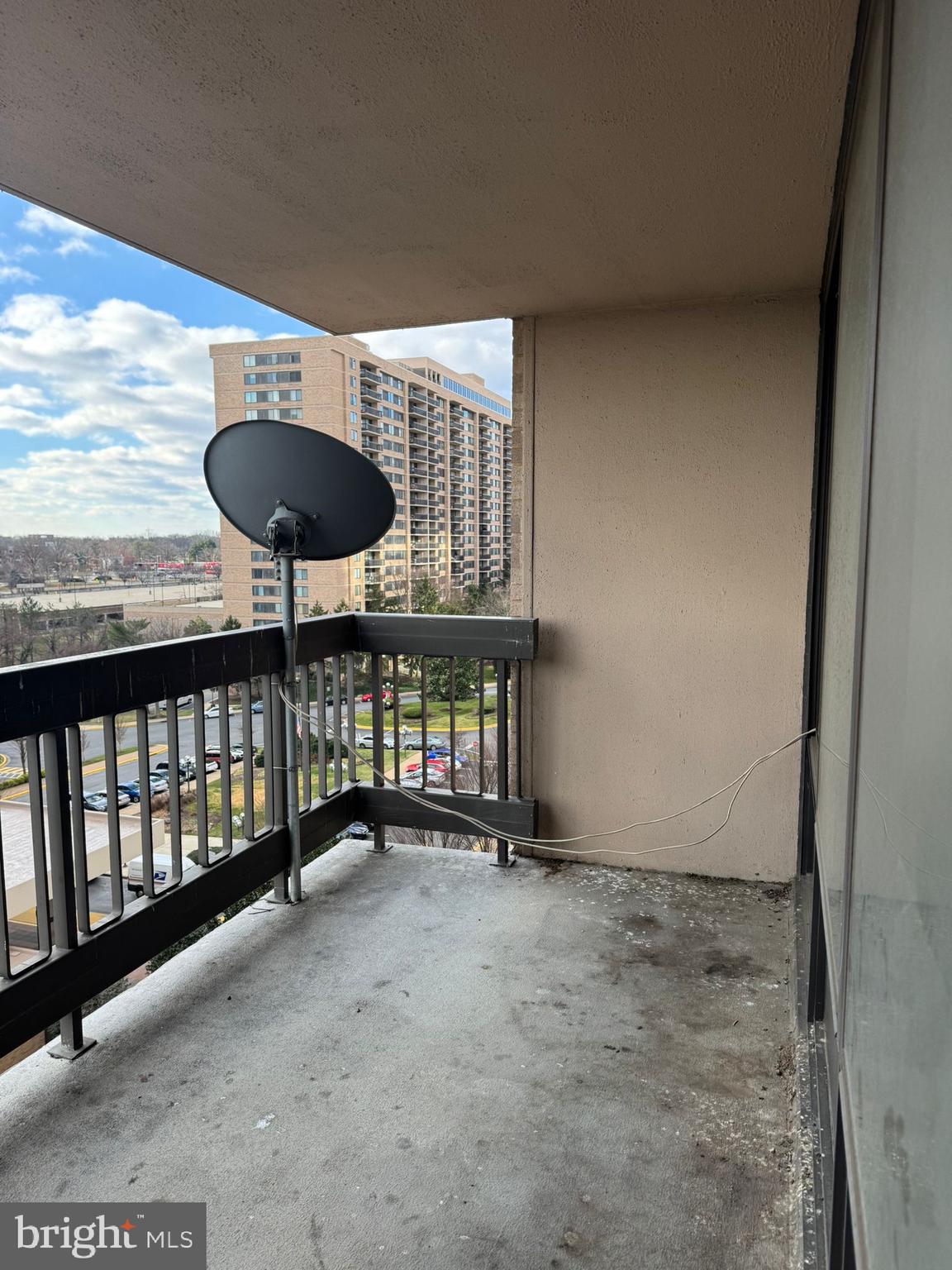 SKYLINE PLAZA - Residential