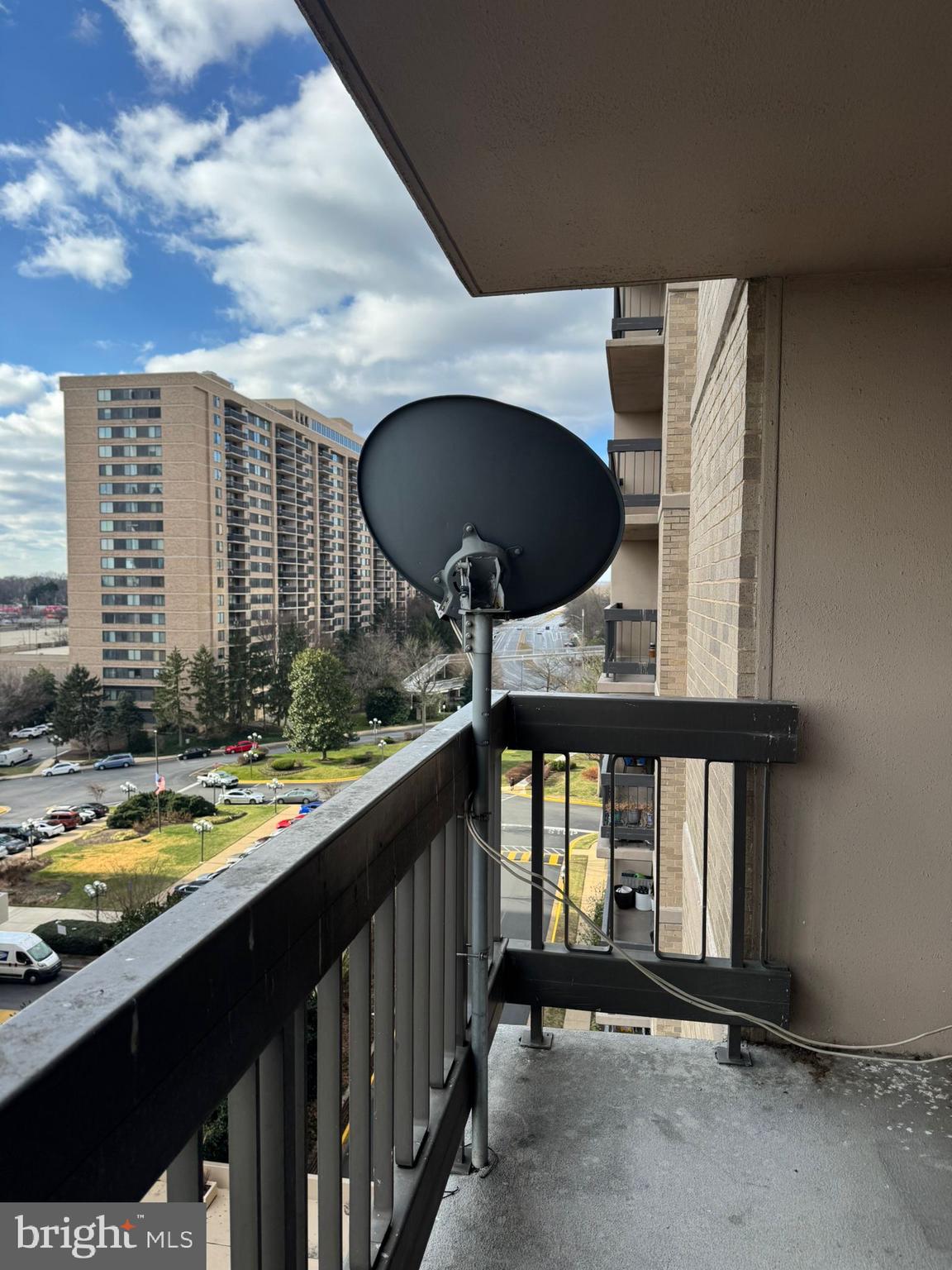 SKYLINE PLAZA - Residential