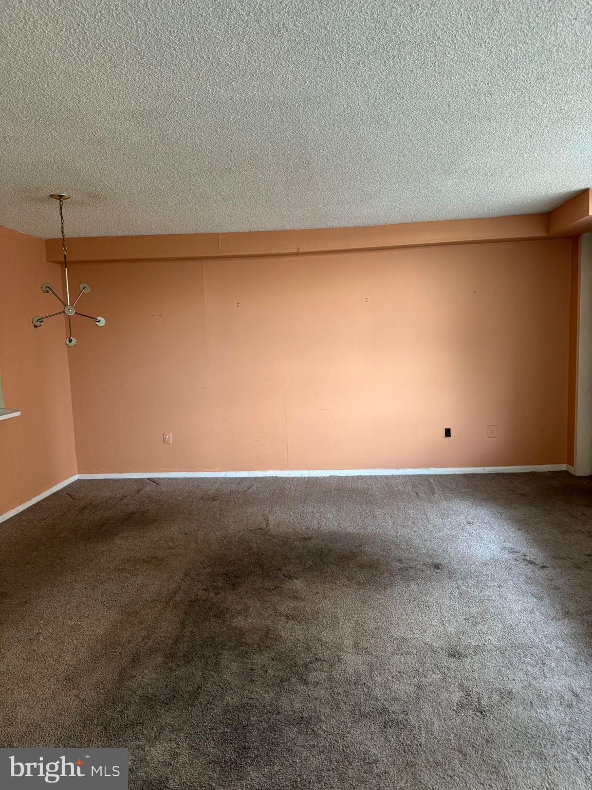 SKYLINE PLAZA - Residential