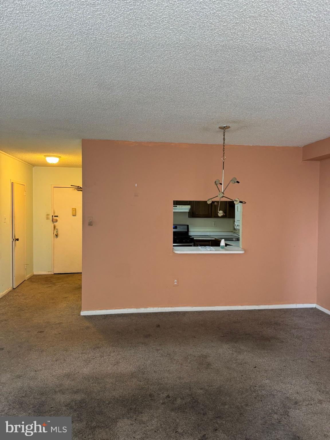 SKYLINE PLAZA - Residential