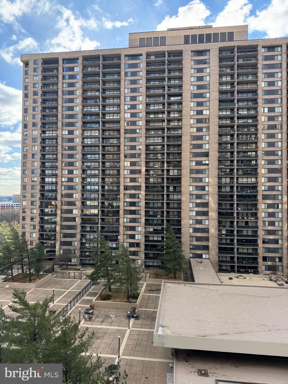SKYLINE PLAZA - Residential