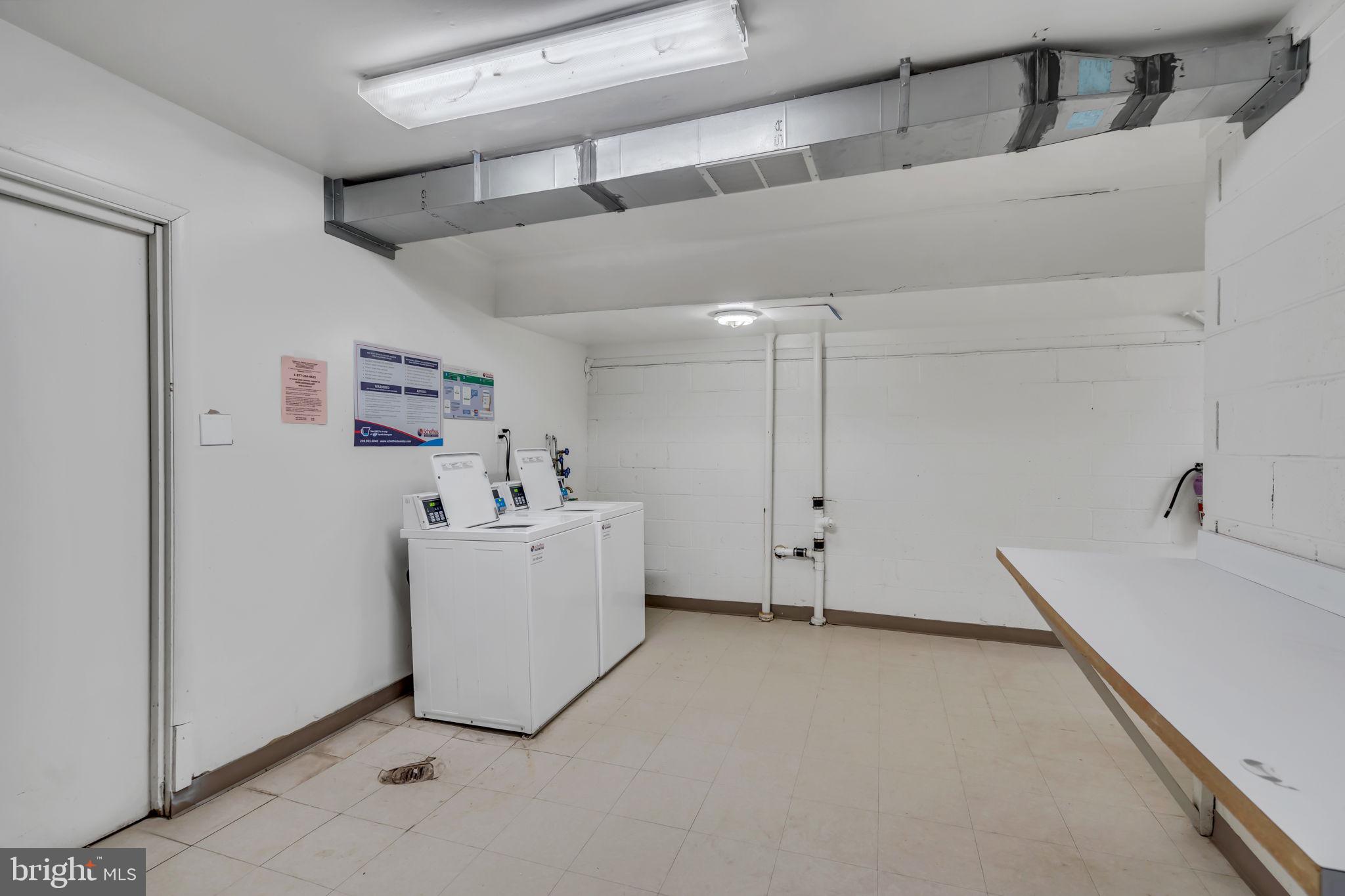 YORKTOWNE SQUARE - Residential