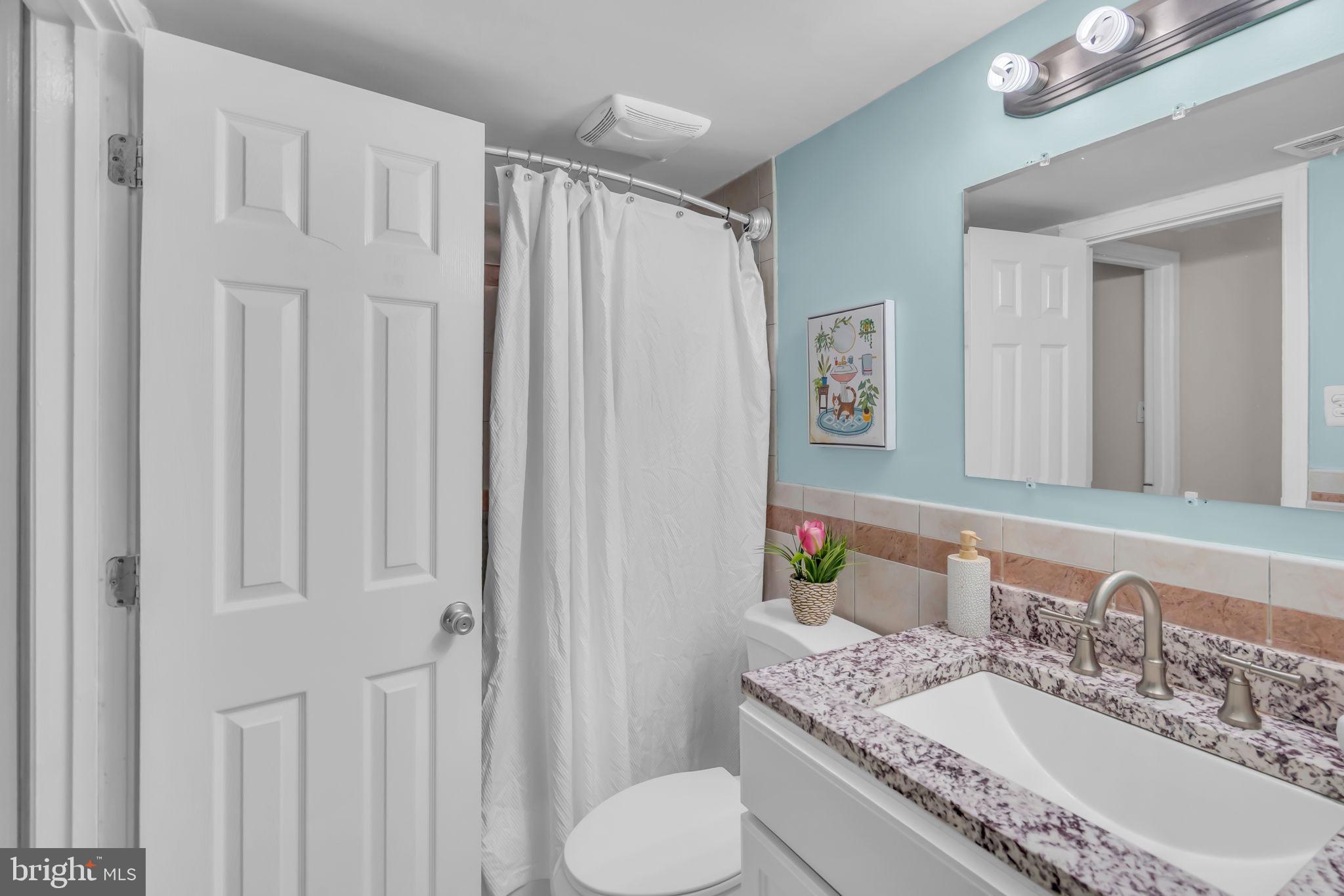 YORKTOWNE SQUARE - Residential