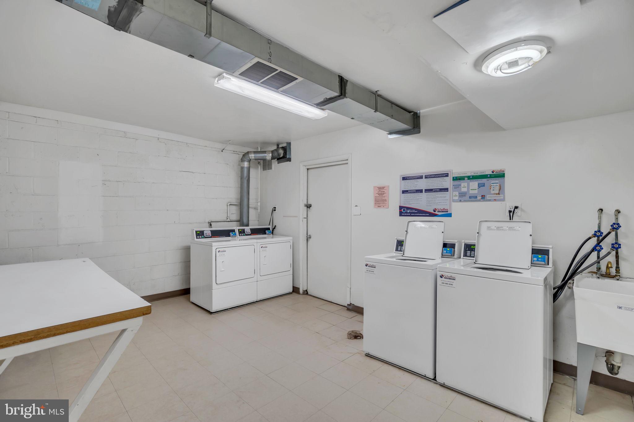 YORKTOWNE SQUARE - Residential