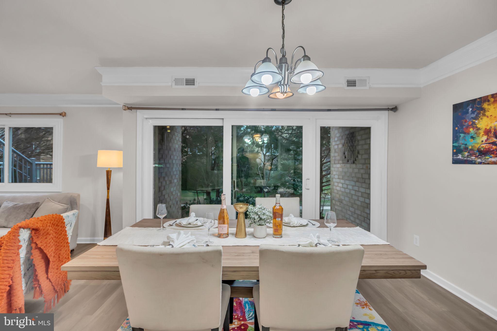 YORKTOWNE SQUARE - Residential