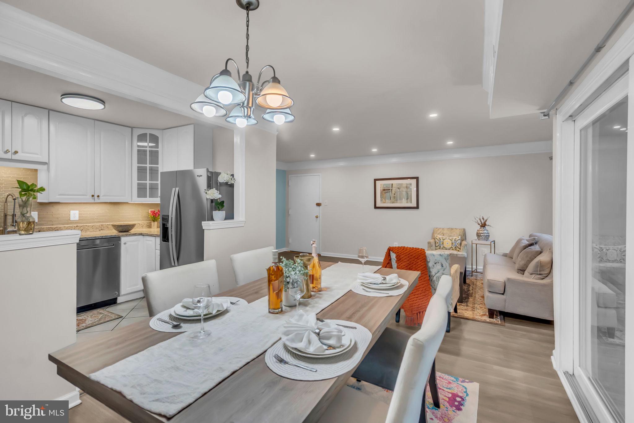 YORKTOWNE SQUARE - Residential