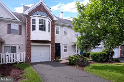 Condo For Sale - 408 Amberleigh Drive<br/> PENNINGTON, NJ 08534