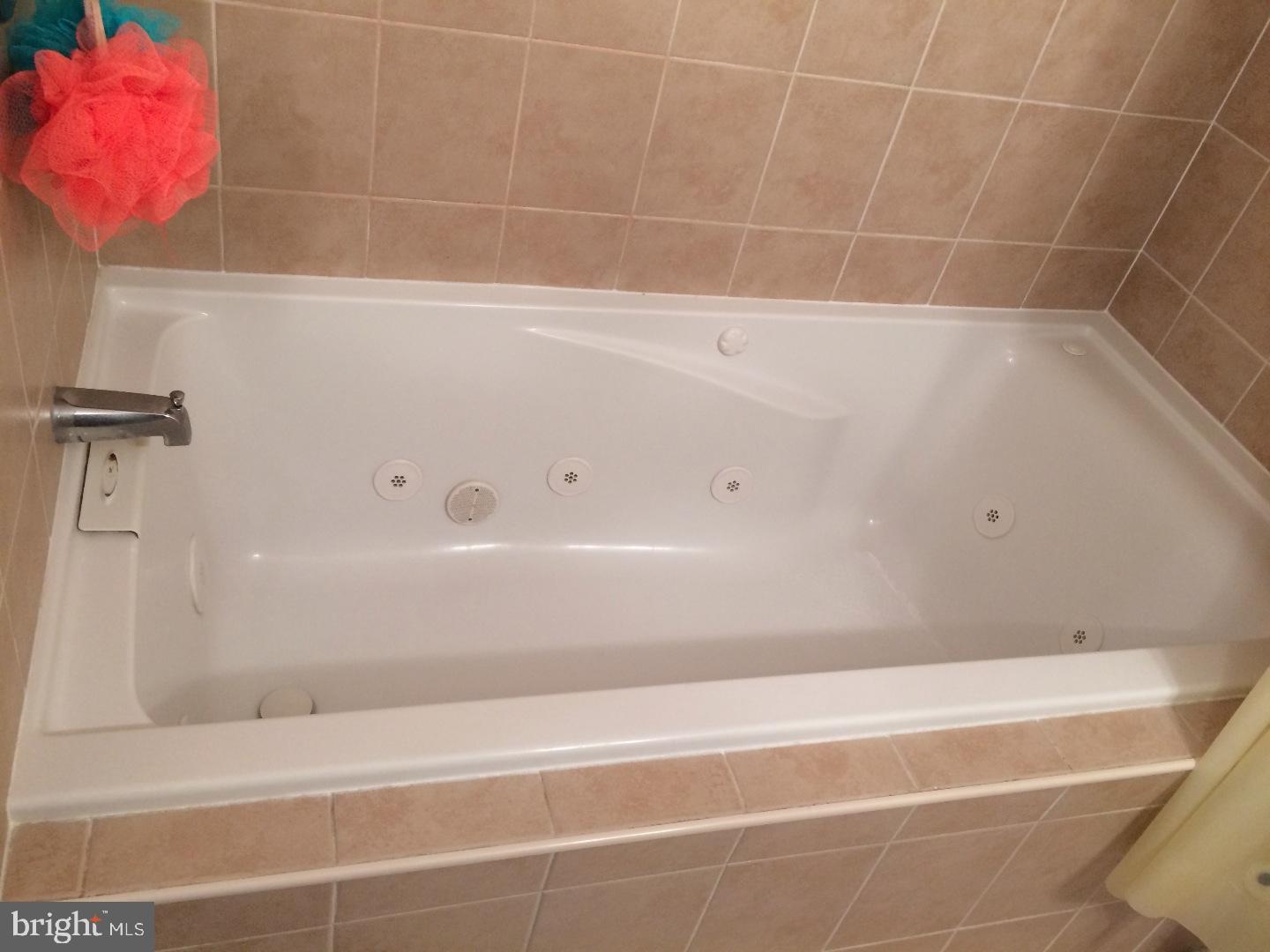 VILLAGE SHIRES - Residential