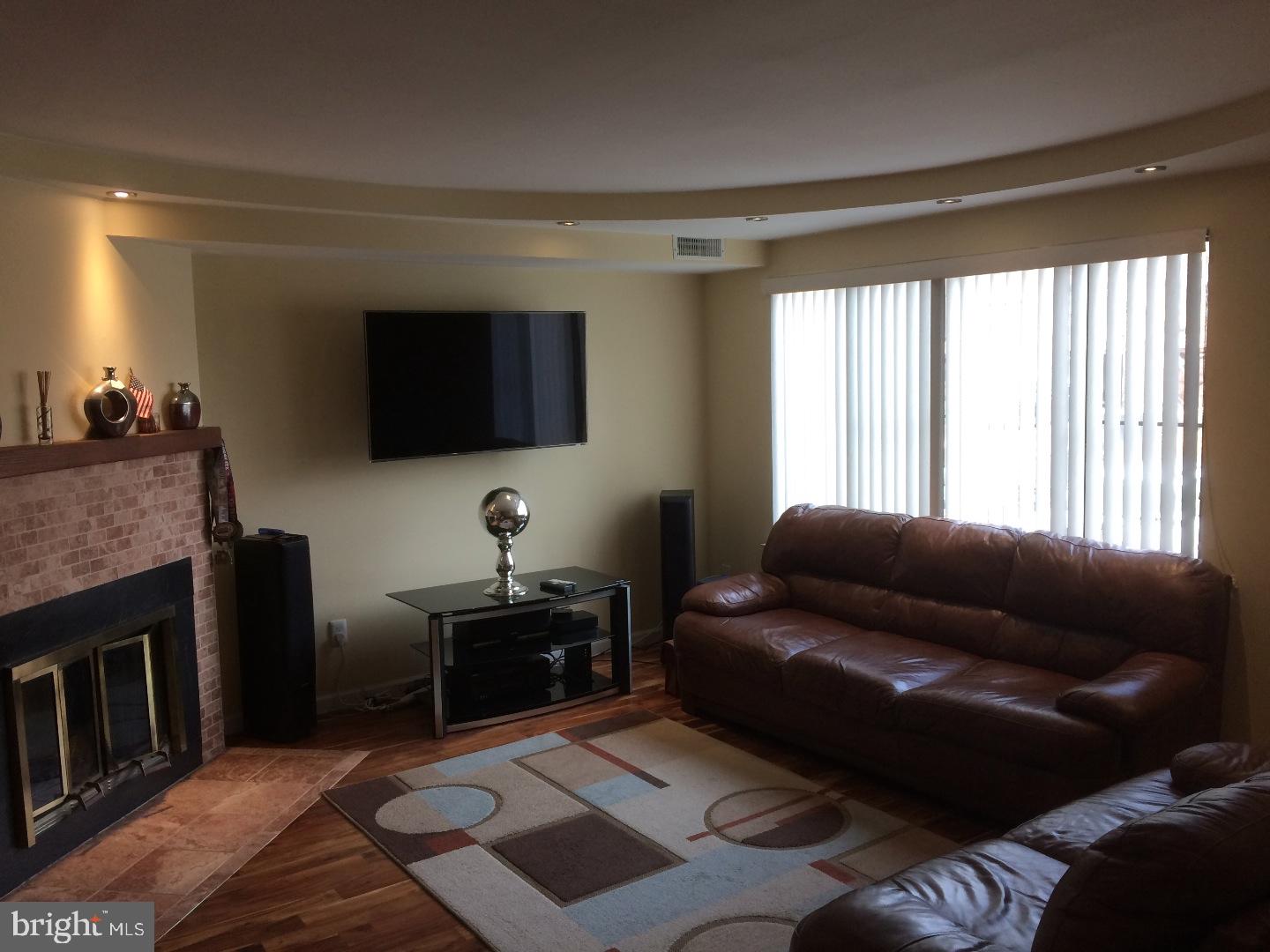 VILLAGE SHIRES - Residential