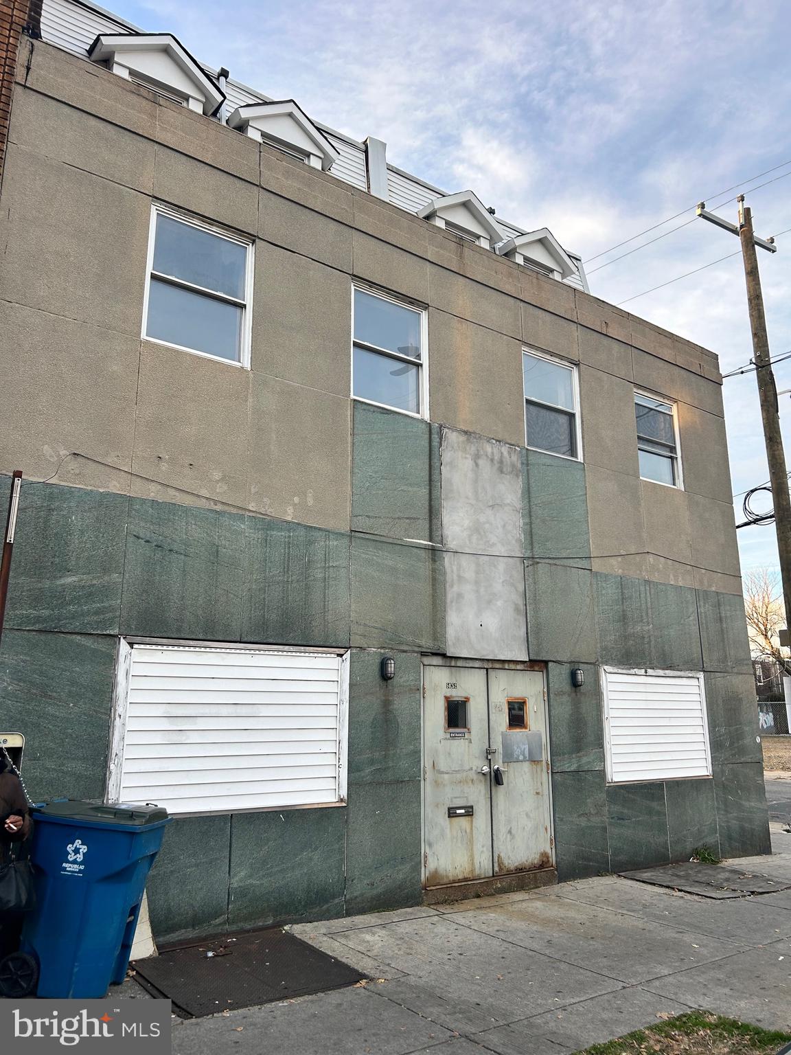 WEST PHILADELPHIA - Commercial Sale