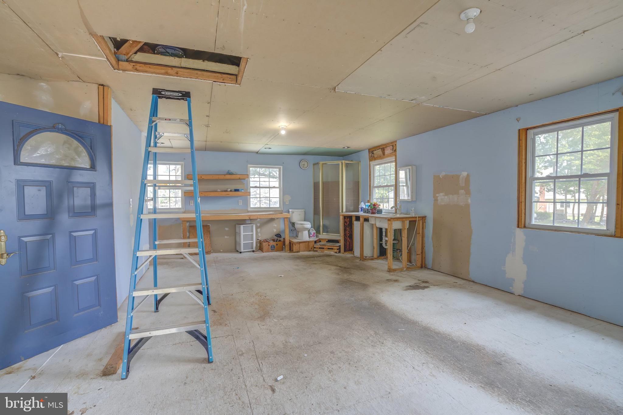 BOWLEYS QUARTERS - Residential