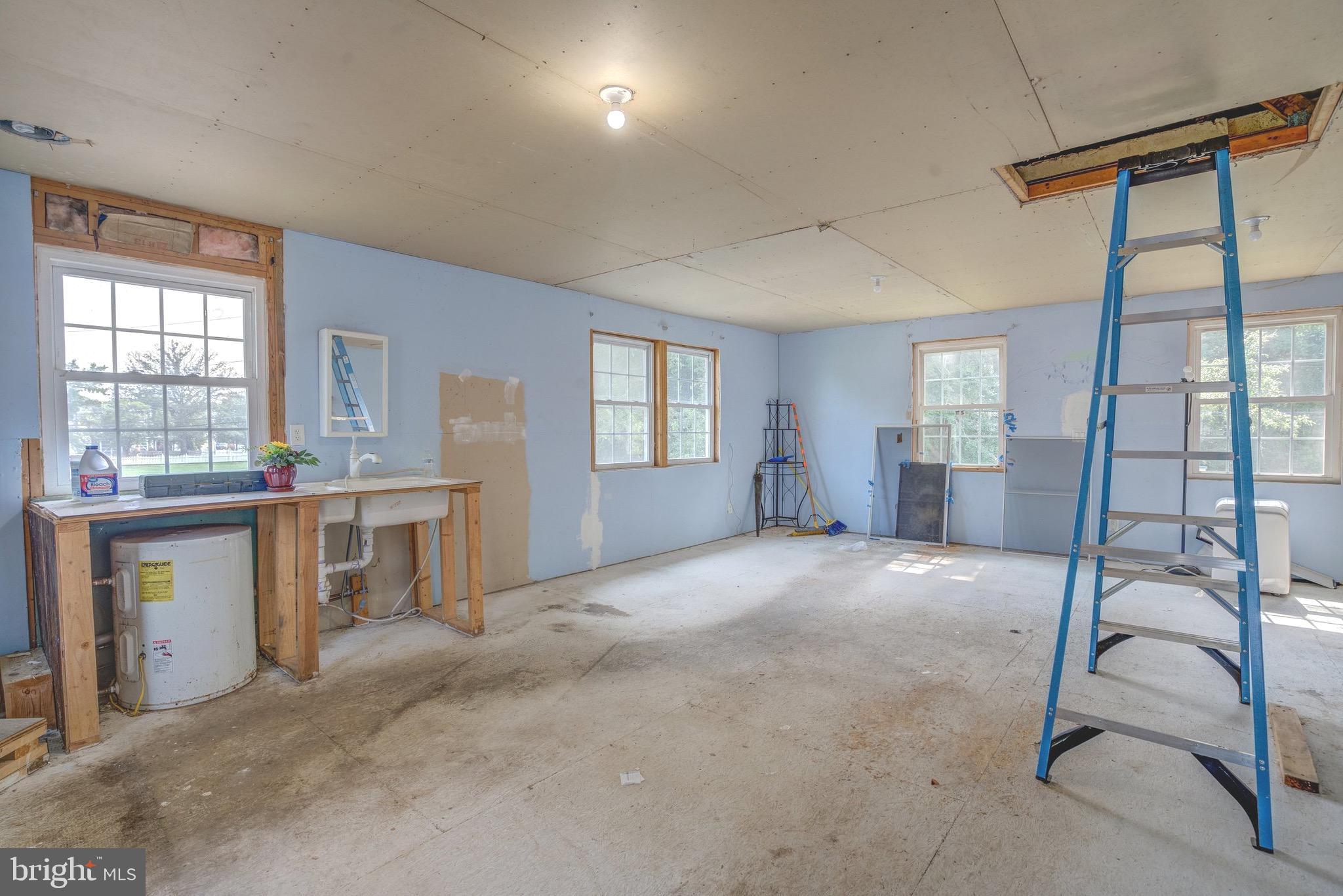 BOWLEYS QUARTERS - Residential