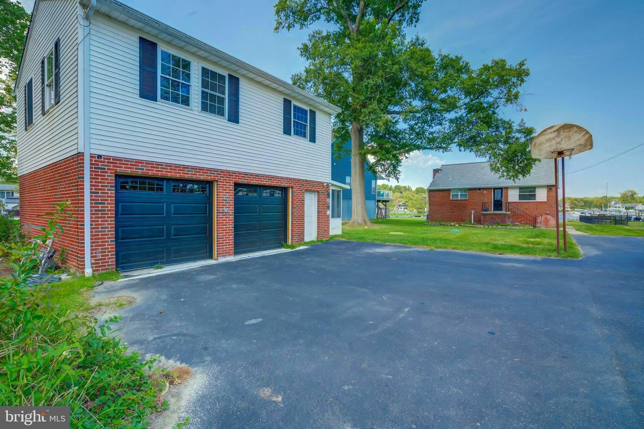 BOWLEYS QUARTERS - Residential