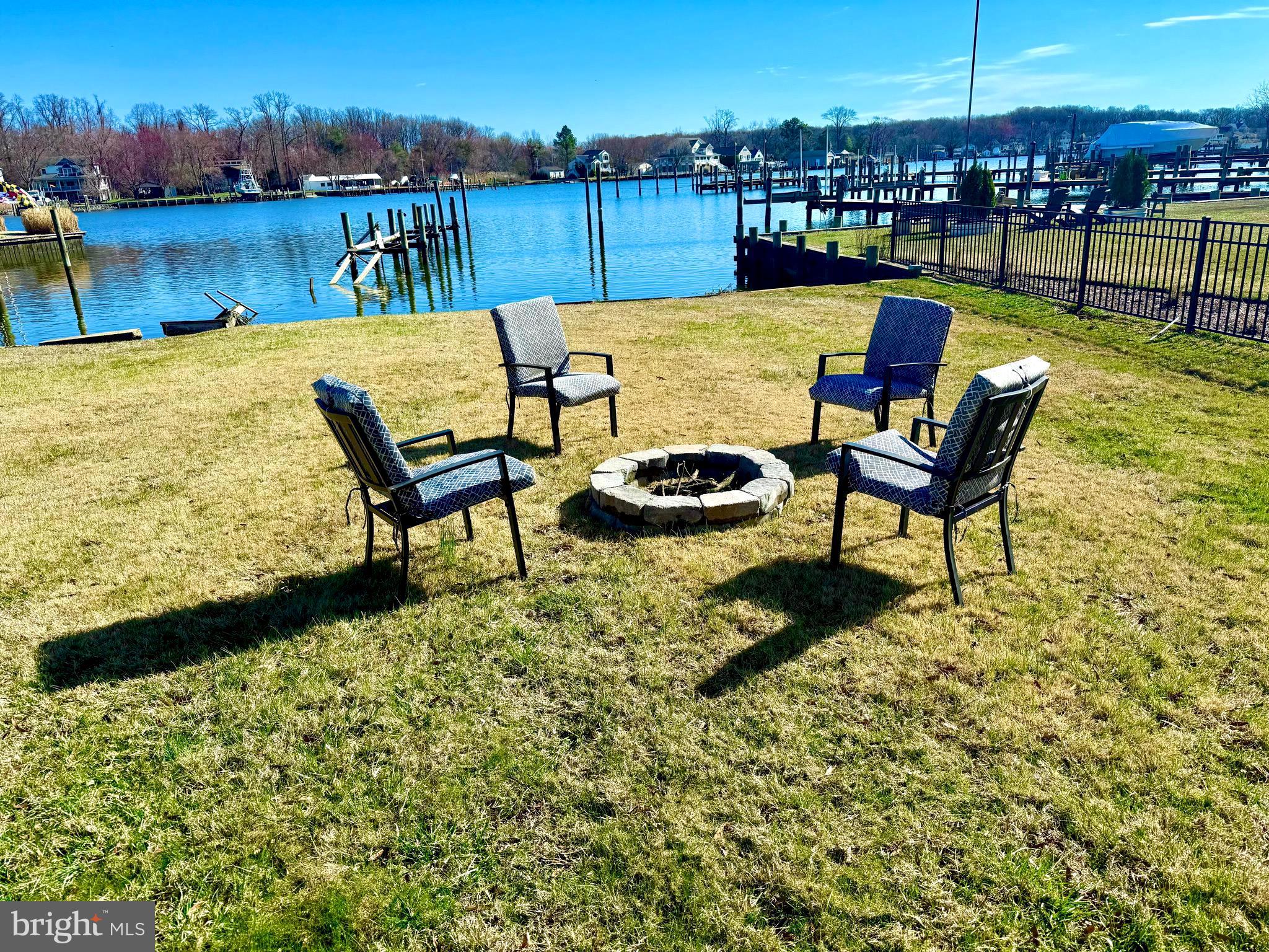 BOWLEYS QUARTERS - Residential