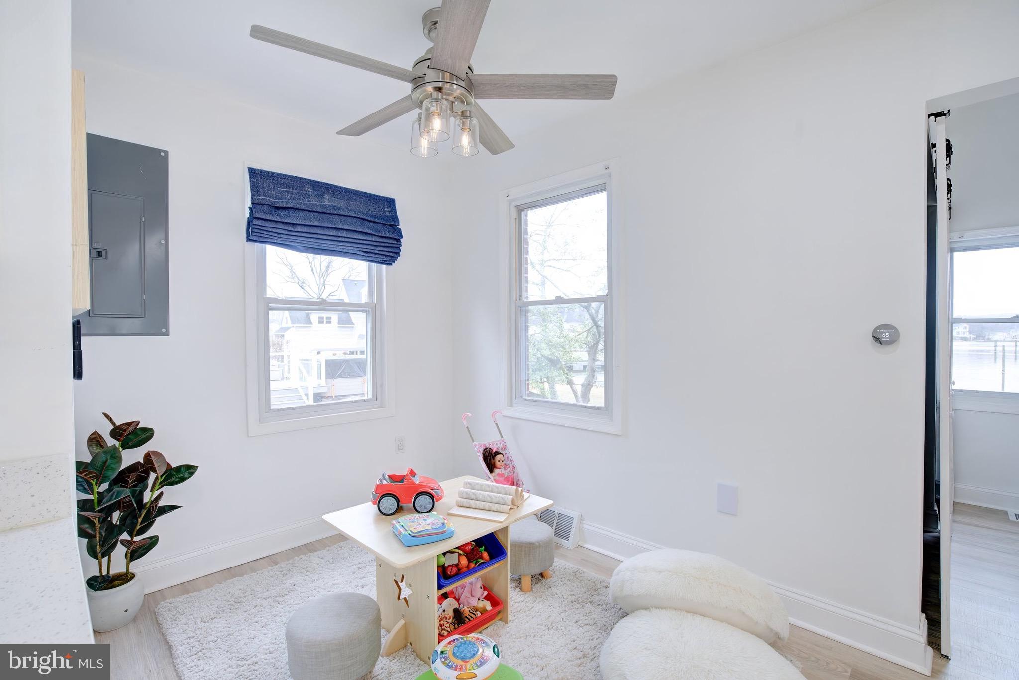 BOWLEYS QUARTERS - Residential