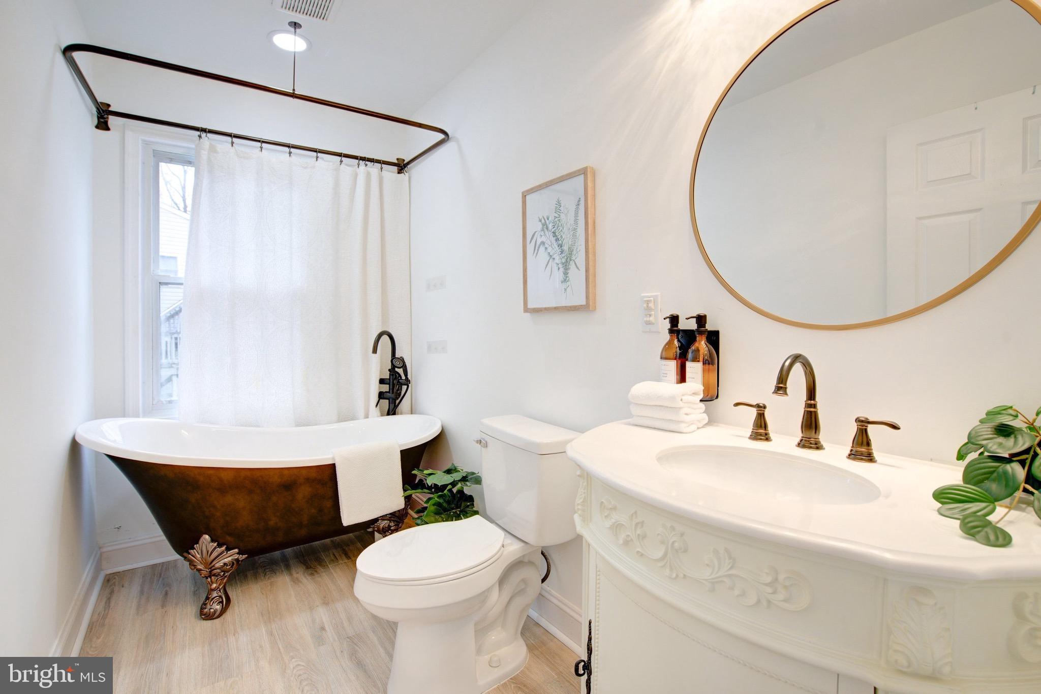 BOWLEYS QUARTERS - Residential