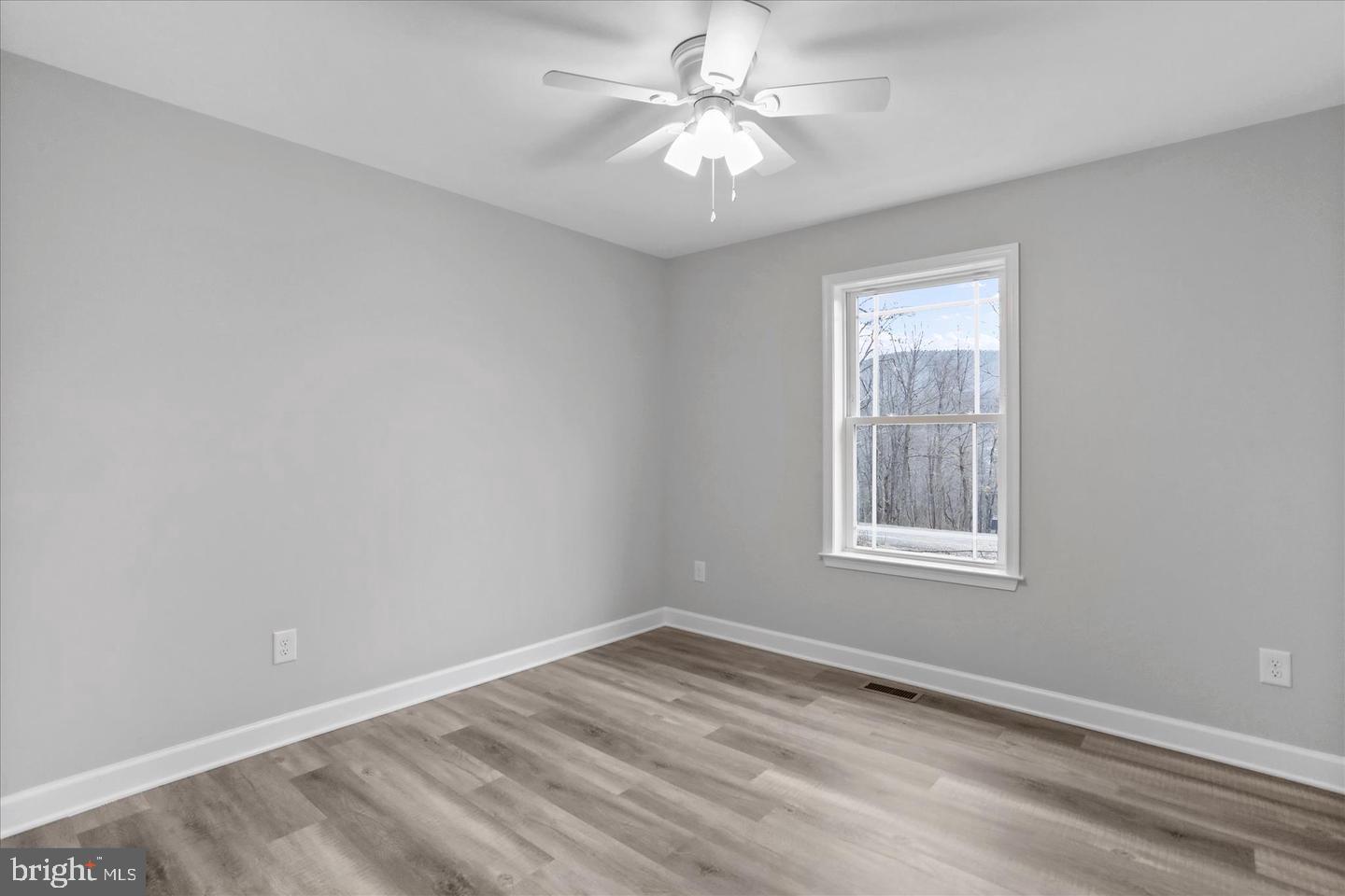 COLONIAL VILLAGE - Residential