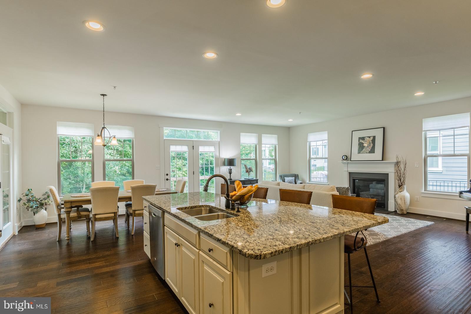 POTOMAC SHORES - Residential