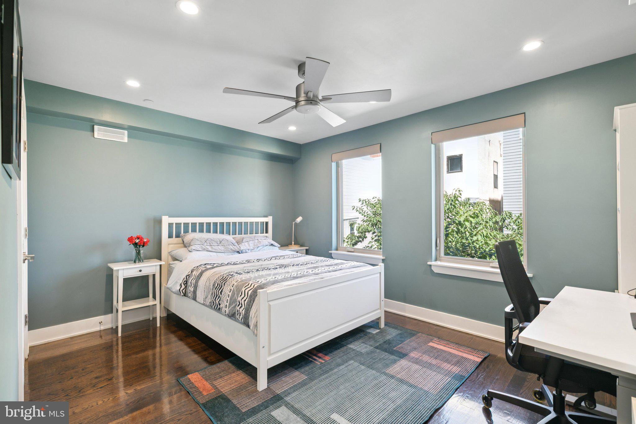 POINT BREEZE - Residential