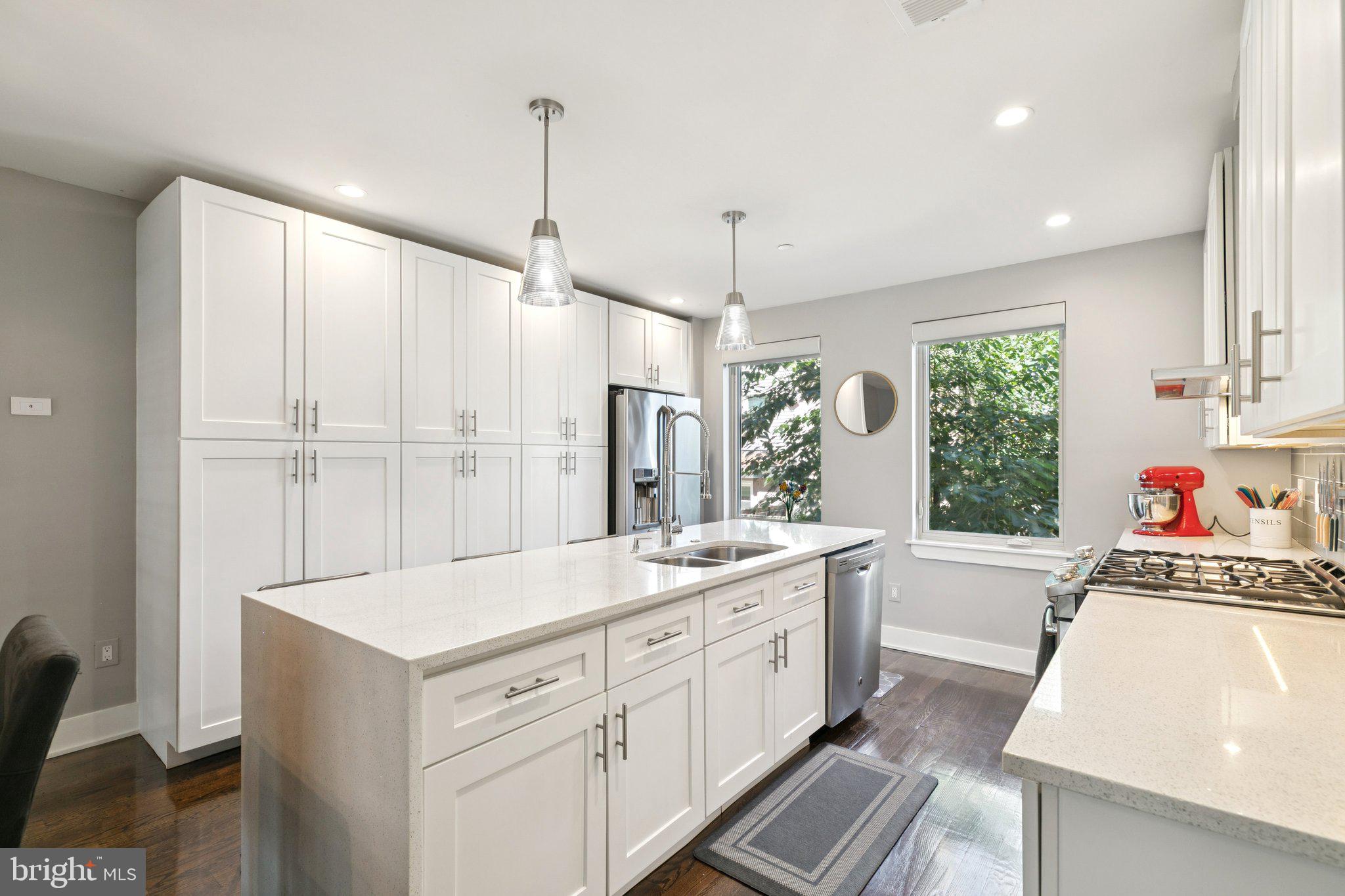 POINT BREEZE - Residential