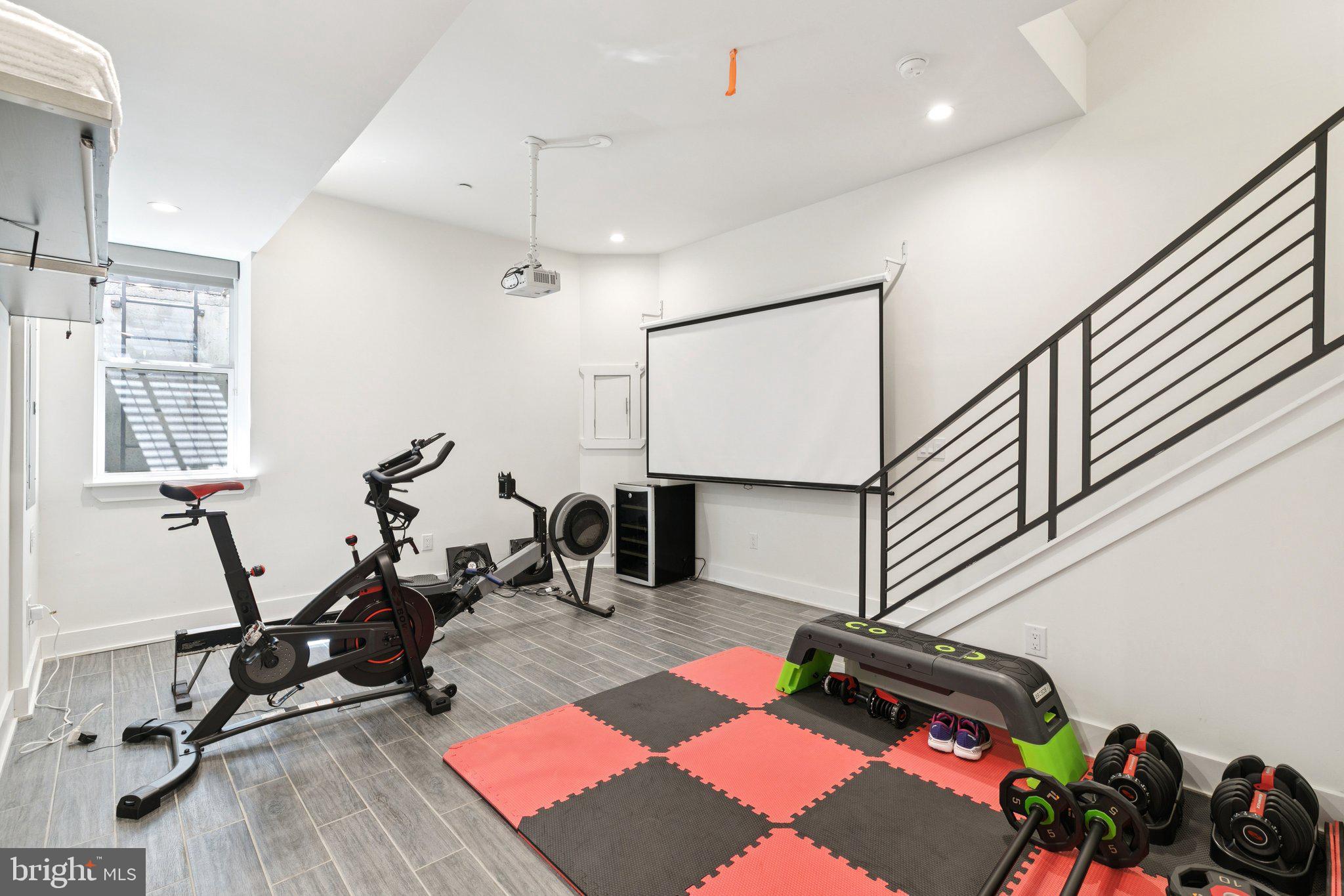 POINT BREEZE - Residential