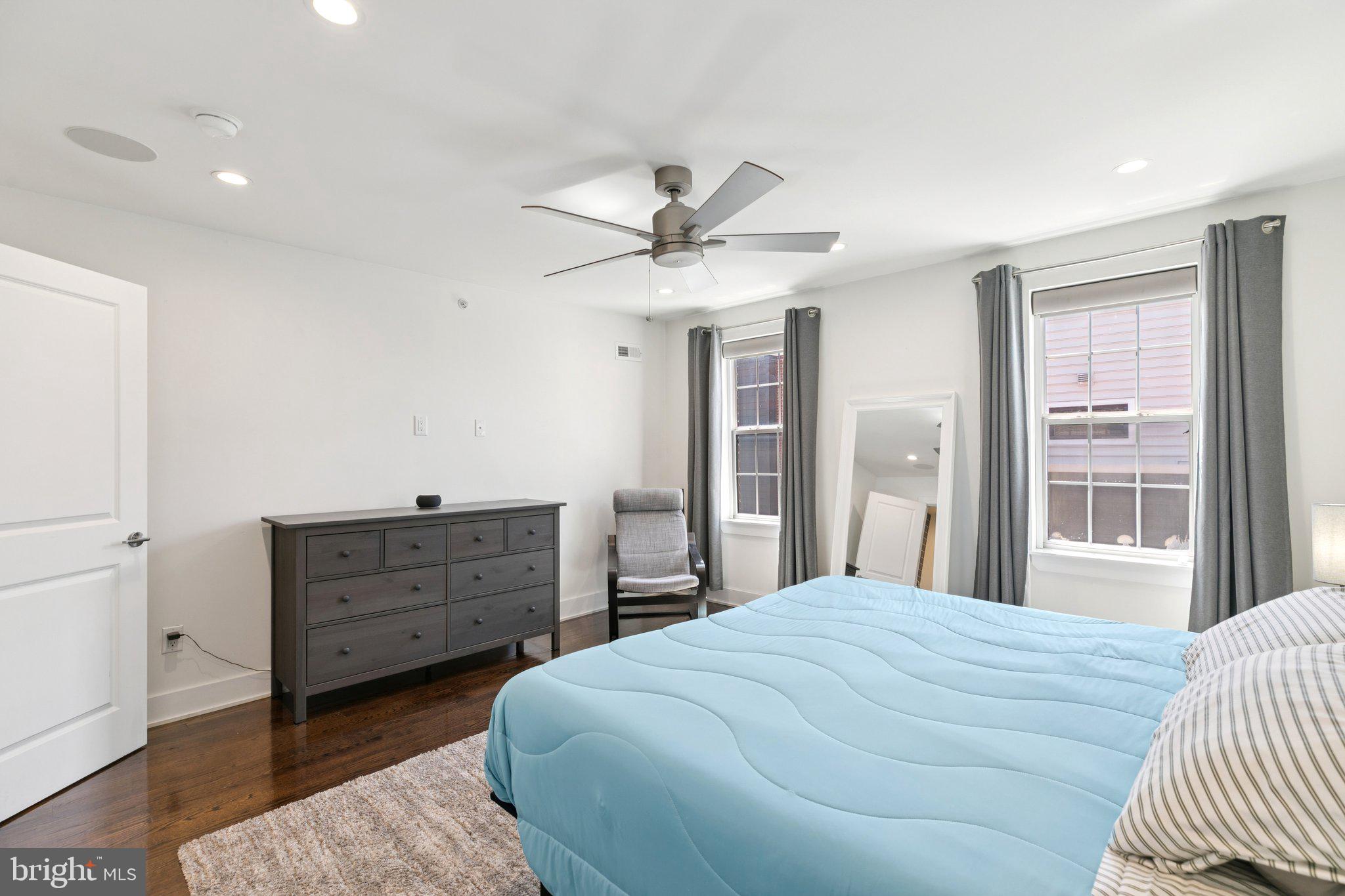 POINT BREEZE - Residential