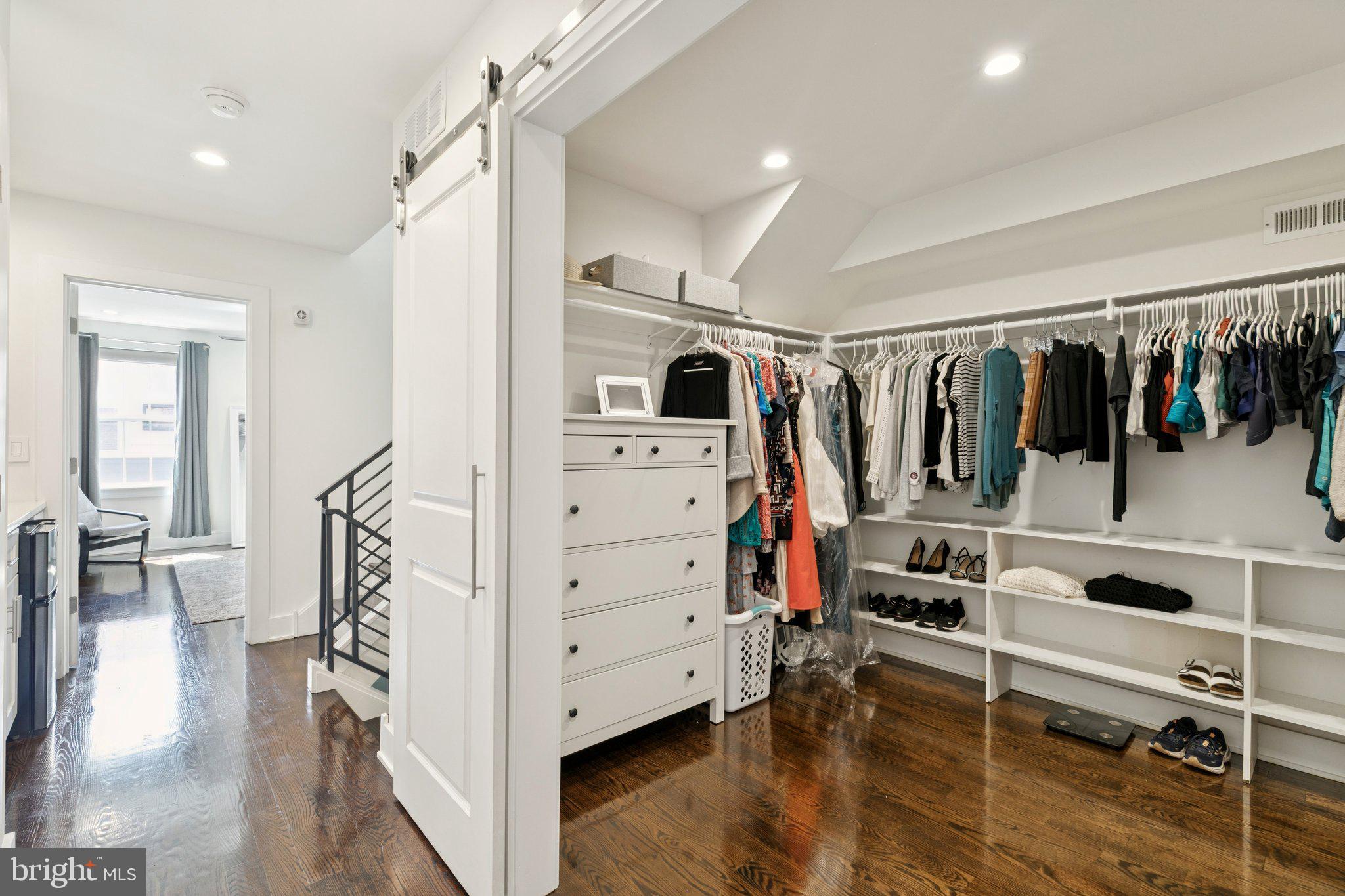 POINT BREEZE - Residential