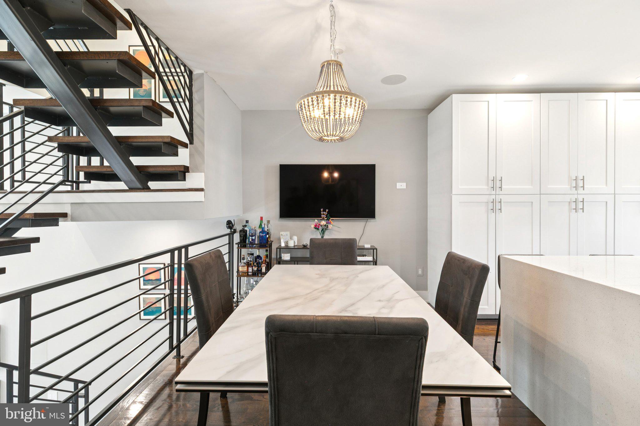 POINT BREEZE - Residential