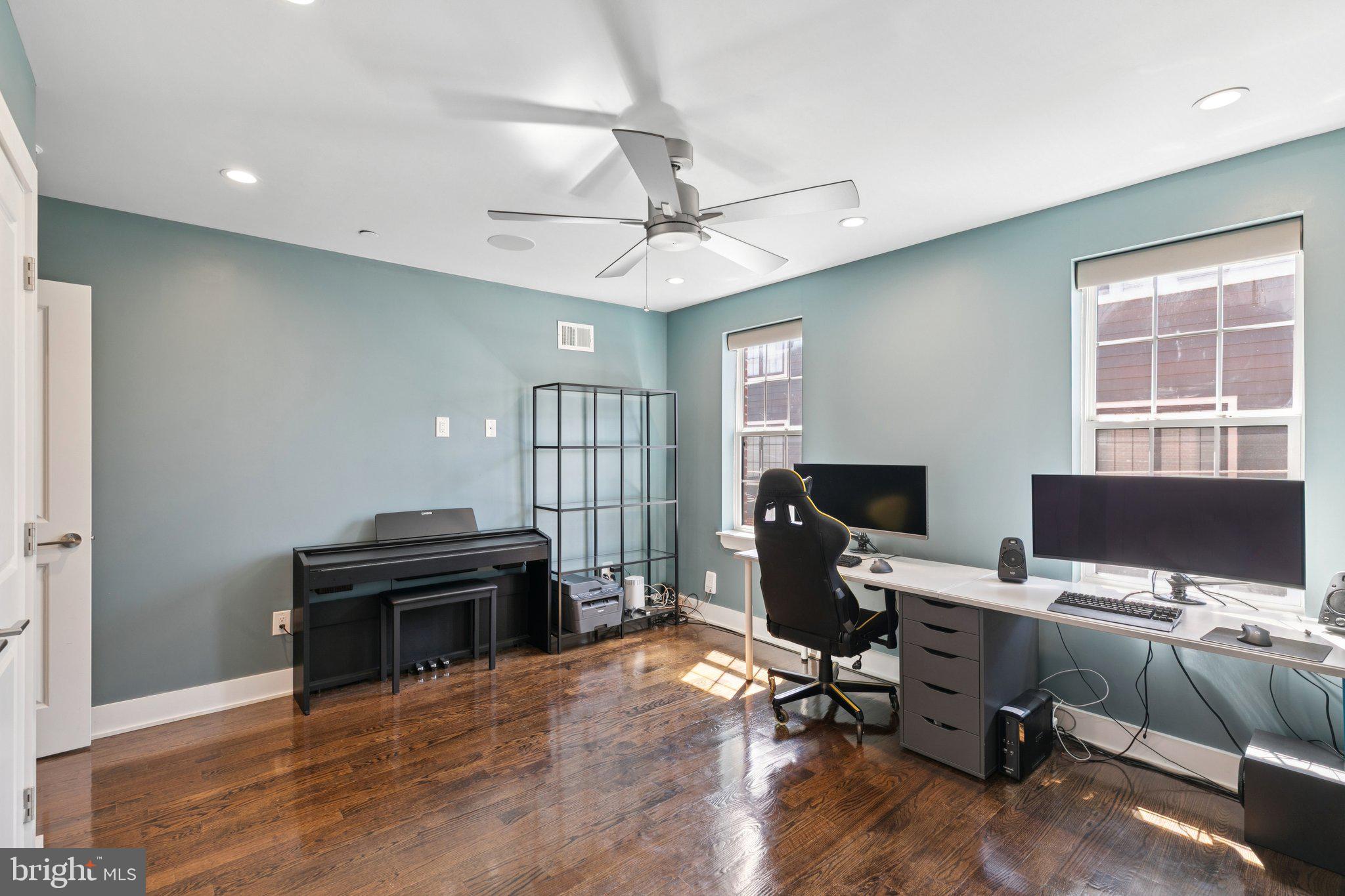 POINT BREEZE - Residential