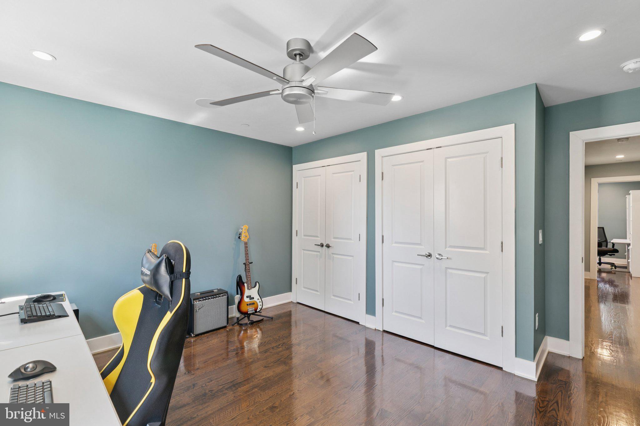 POINT BREEZE - Residential