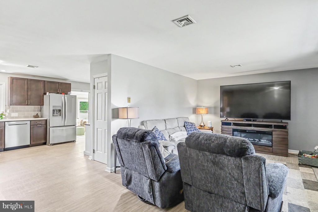 Photo of 23 Dewalt Dr, MECHANICSBURG, PA 17050 (MLS # PACB2051984)